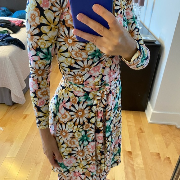 Stunning stretch wraparound flower dress - Picture 1 of 4